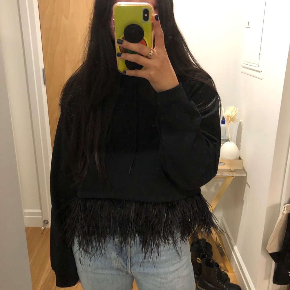 OC CROPPED HOODIE W REMOVABLE FEATHERS SZ SMALL